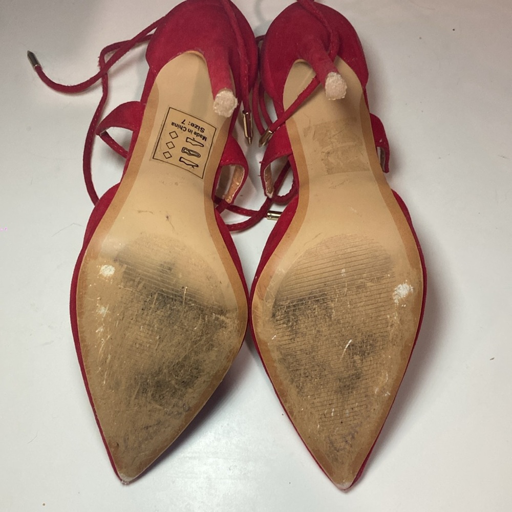 Red heels - Picture 4 of 4